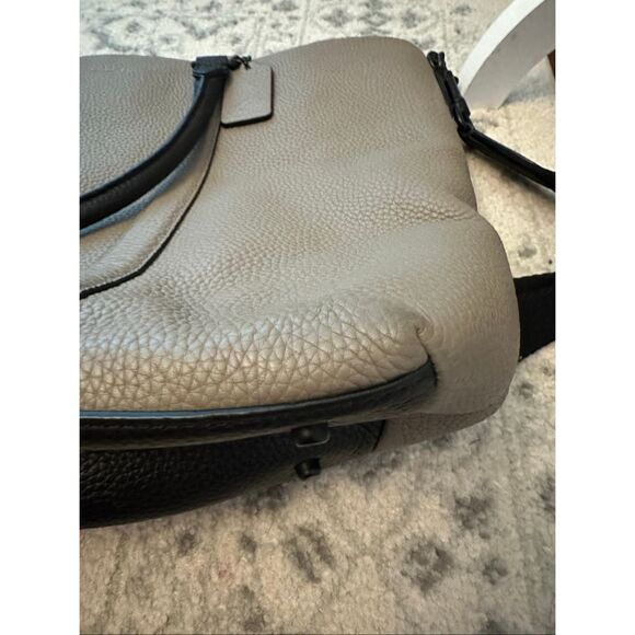 Coach Metro Tote - Picture 7 of 9